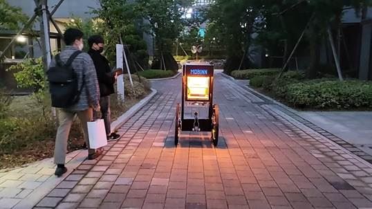 장애물 극복 배달로봇 /MOBINN 제공