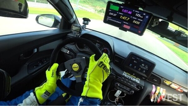 쓰리세컨즈의 팀솔루션이 적용된 모터스포츠 주행 모습 = 쓰리세컨즈 제공