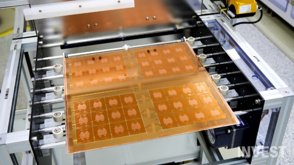 ▲앱솔릭스의 유리기판 (출처 = SKC)